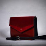 Sac Brigitte, Cuir végétal, simple poche, 22x16x3cm, fermeture bouton; 100€